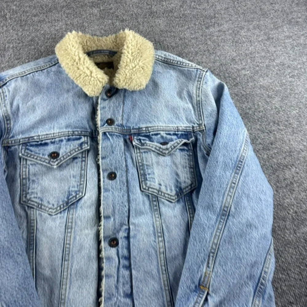 Levis levi skateboarding